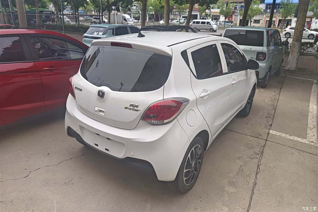 Changan E-Star, 2022 3