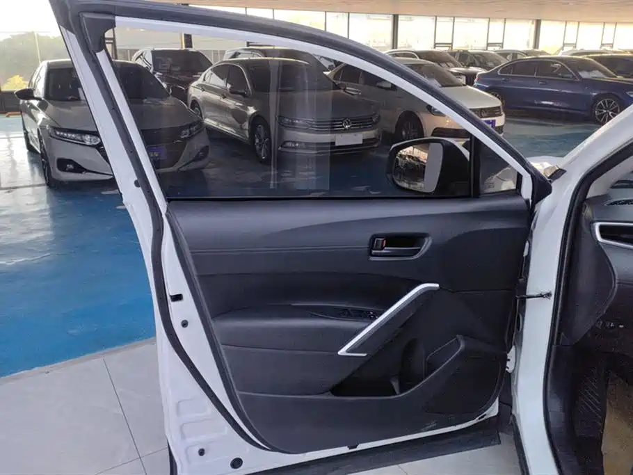 Toyota Corolla Sharp amplifier