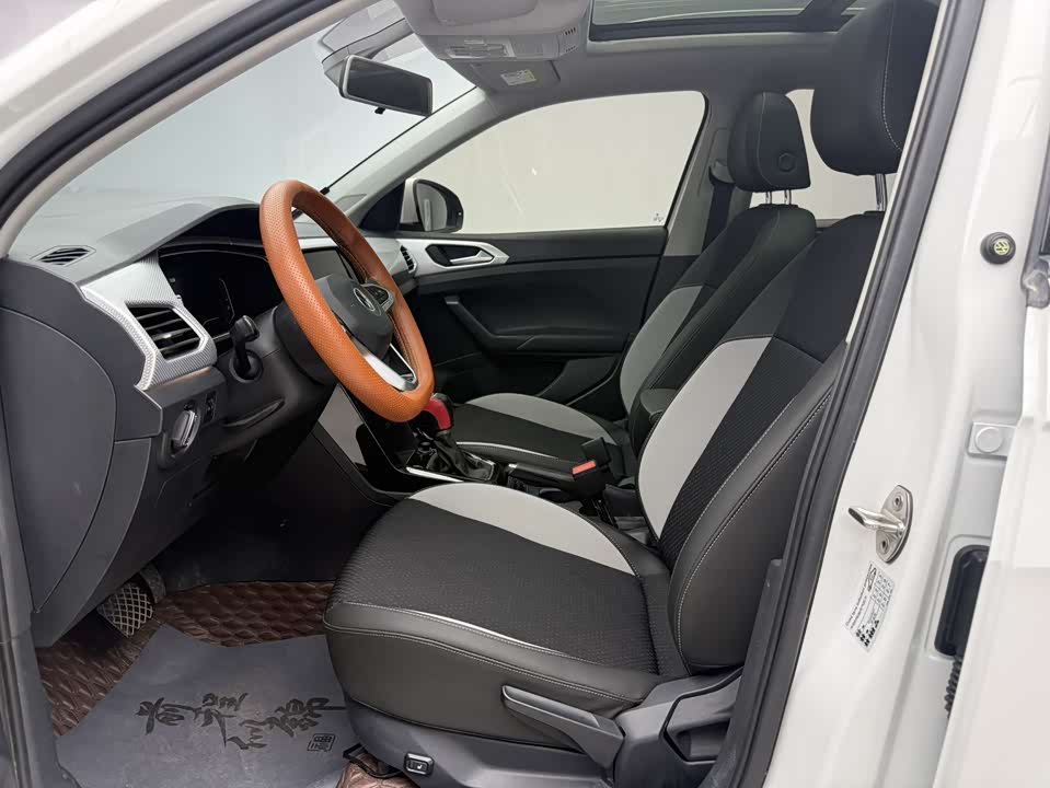 Volkswagen Exploring the shadow