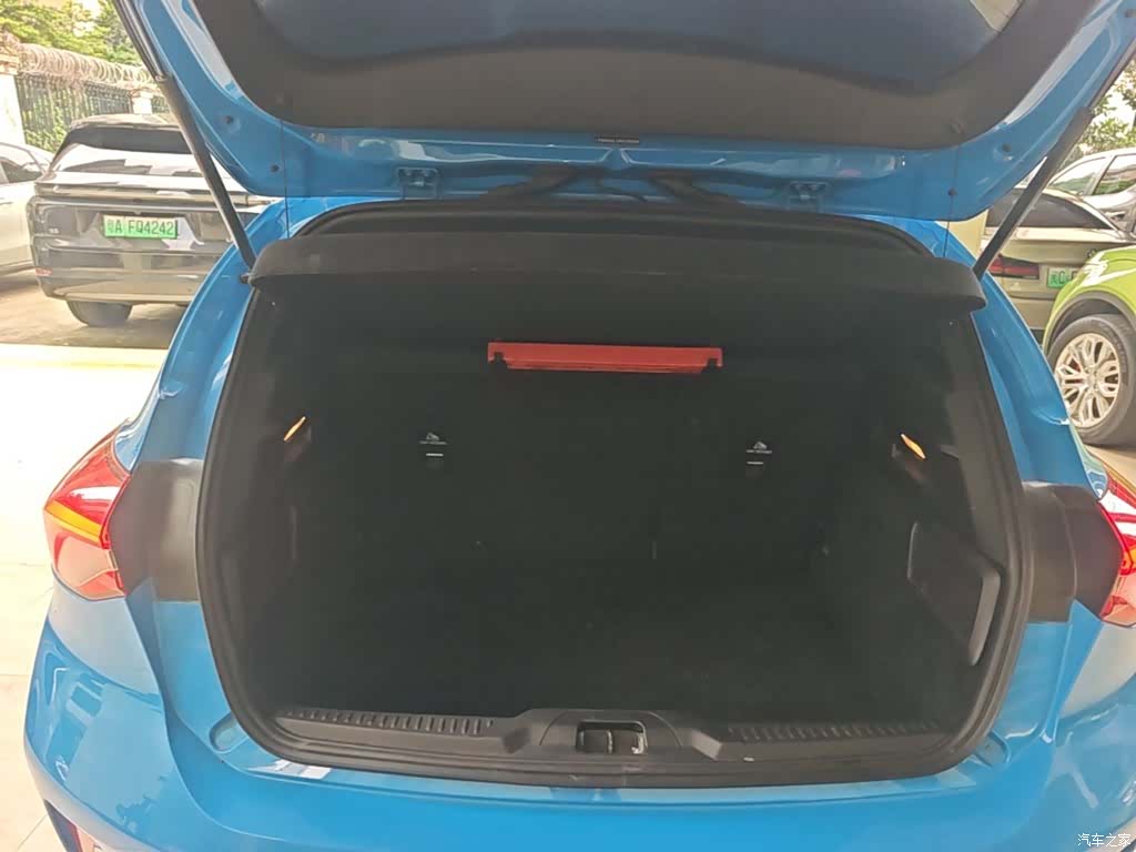 Ford Focus, 2022 19