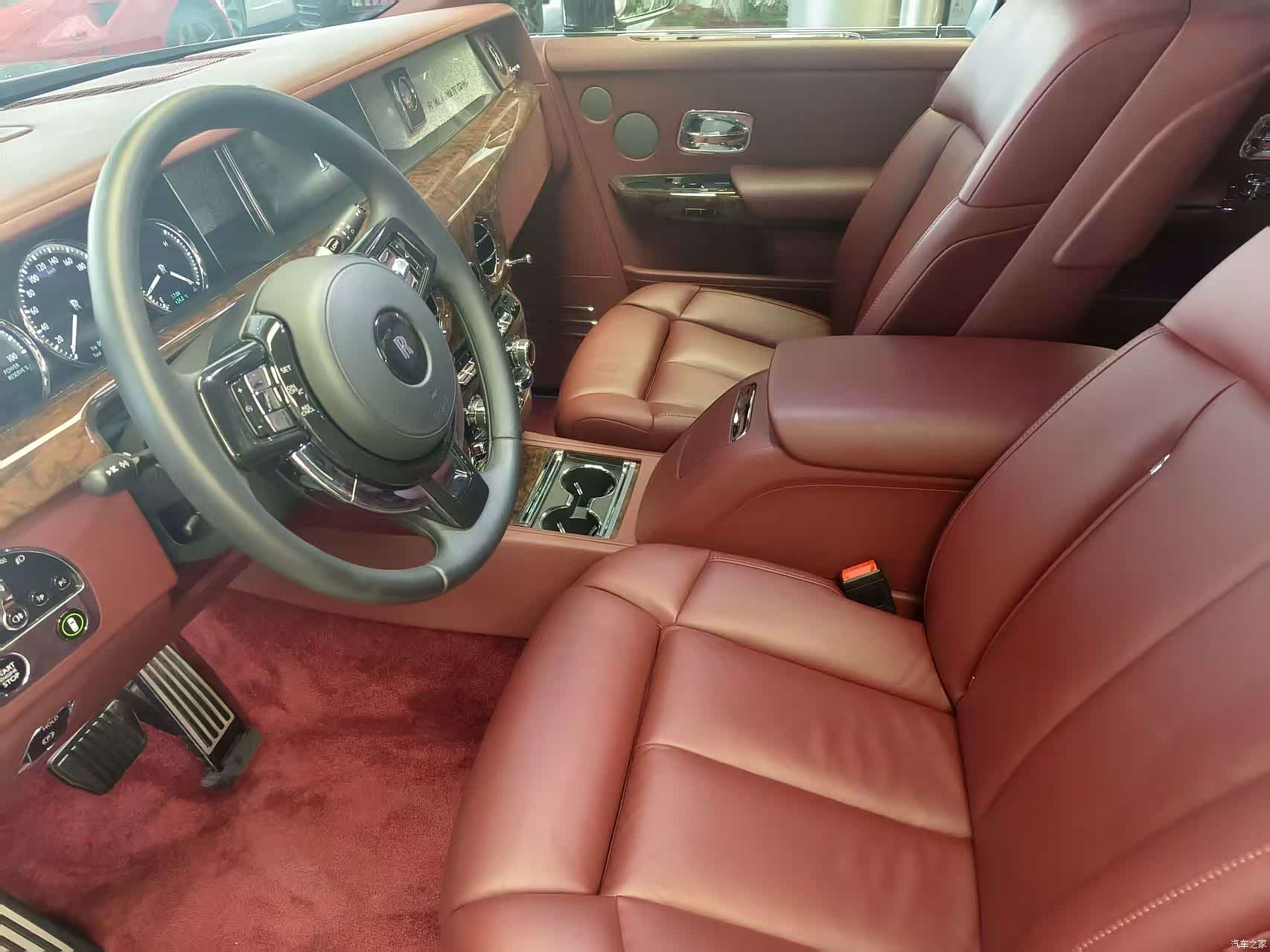 Rolls-Royce Phantom, 2019 6