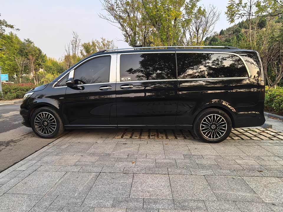 Mercedes-Benz V-class