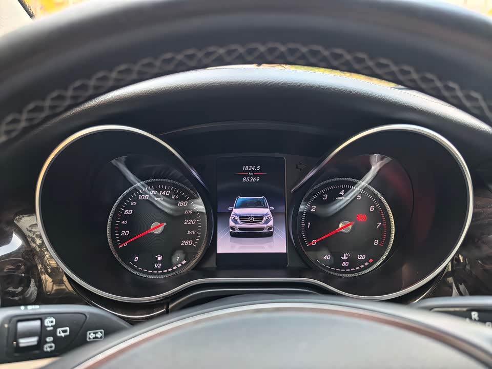 Mercedes-Benz V-class