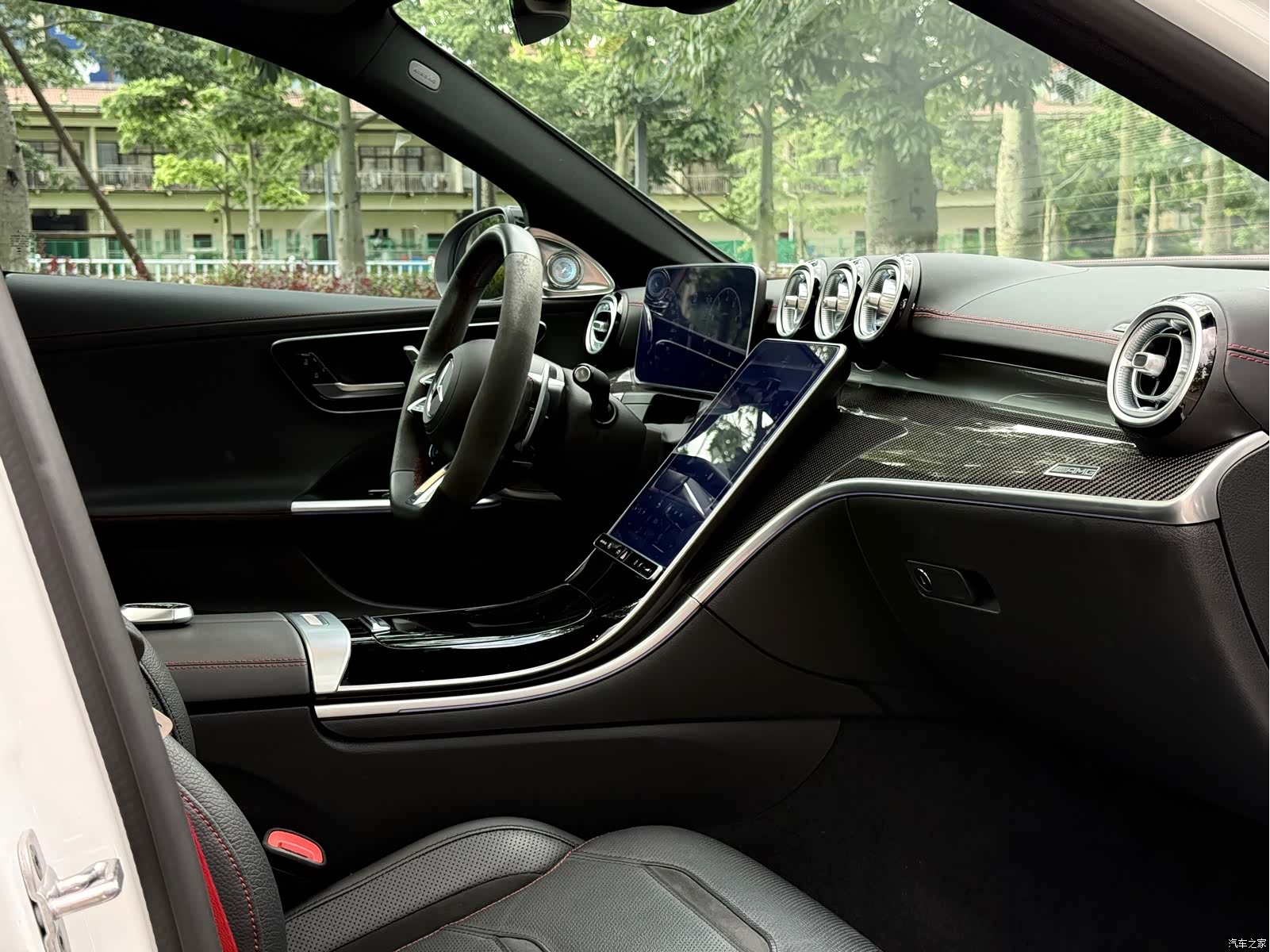 Mercedes-Benz C-Class, 2024 17