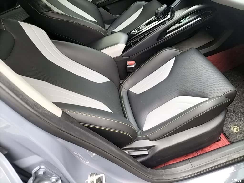 Geely Coolray, 2023 20