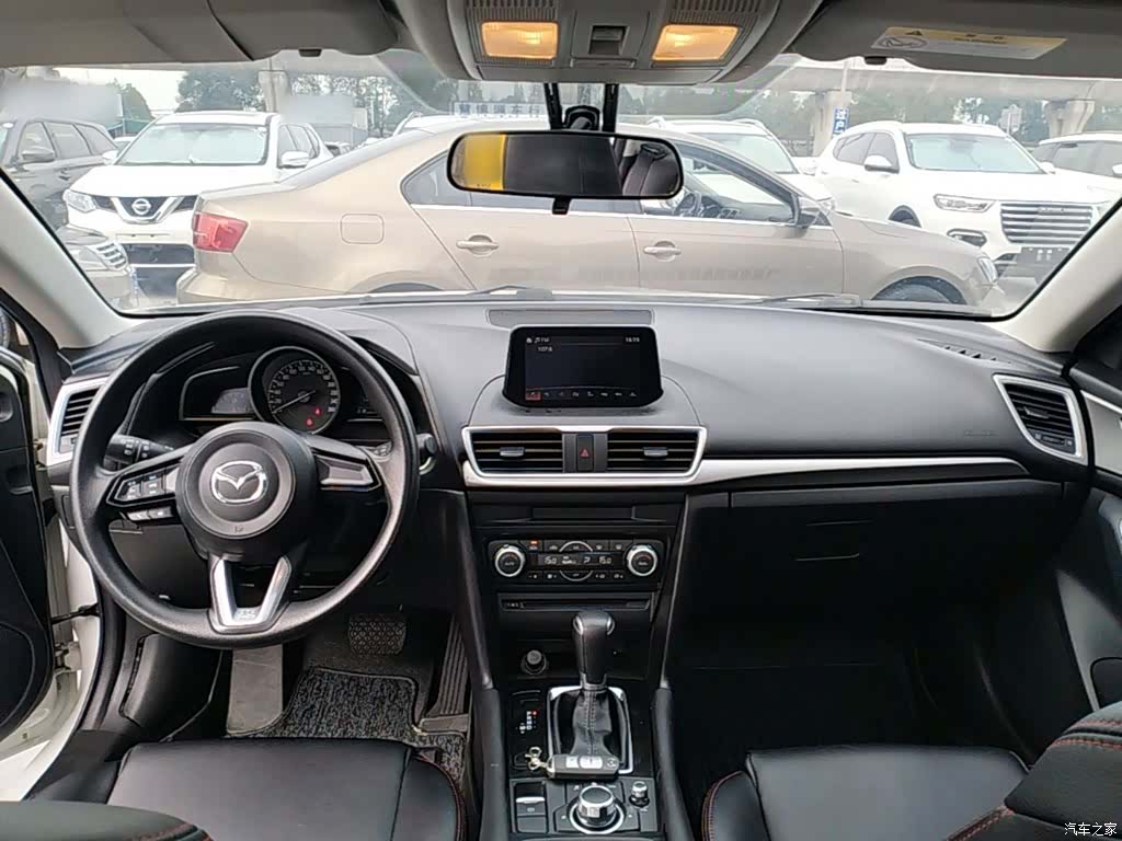 Mazda Mazda3, 2020 10