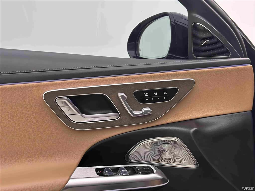 Mercedes-Benz E-Class, 2025 14
