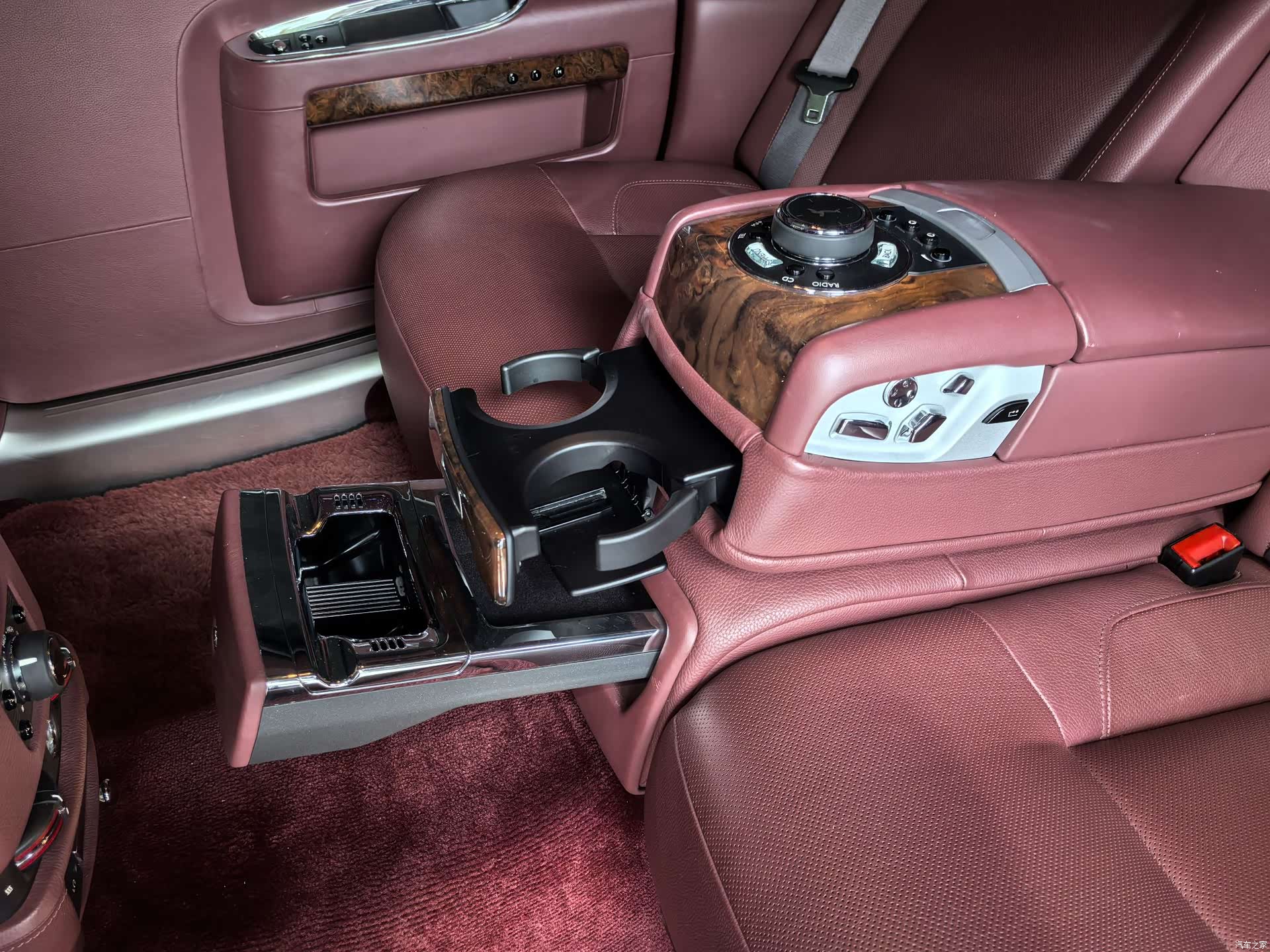 Rolls-Royce Ghost, 2015 15