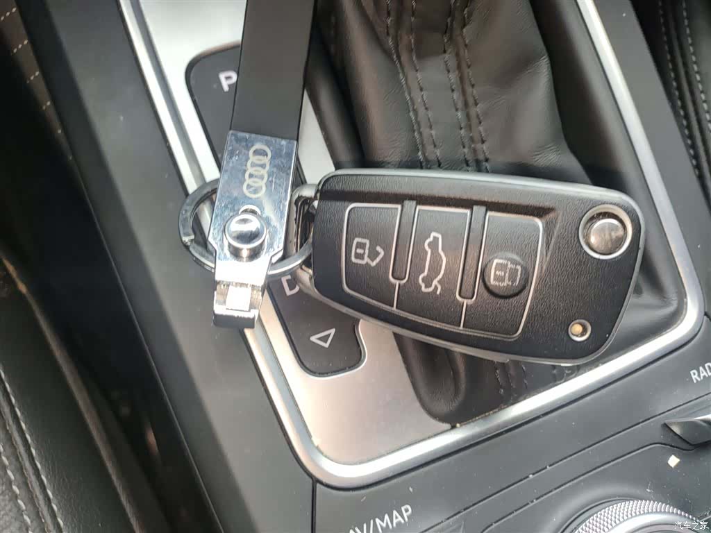 Audi Q2L, 2021 13