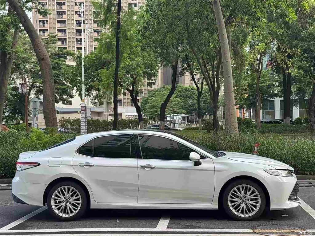 Toyota Camry, 2020 4