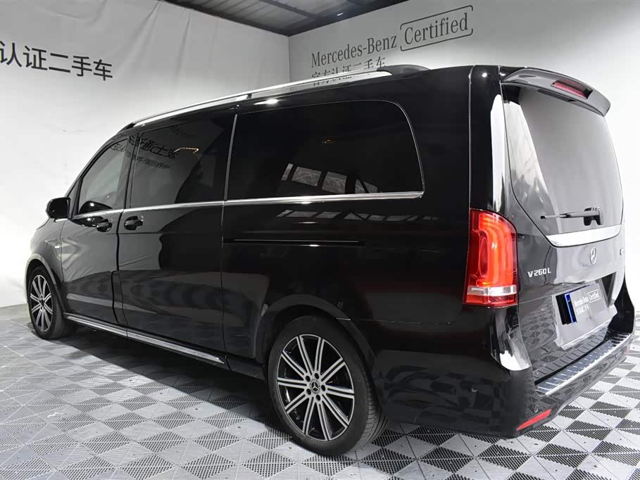 Mercedes-Benz V-class
