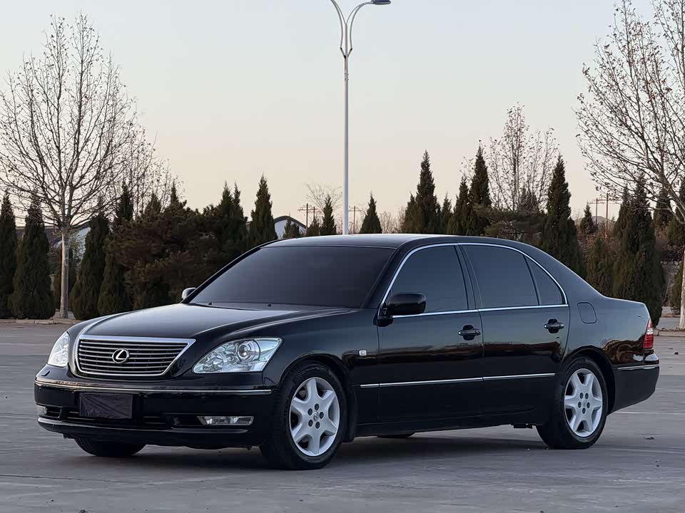 Lexus LS