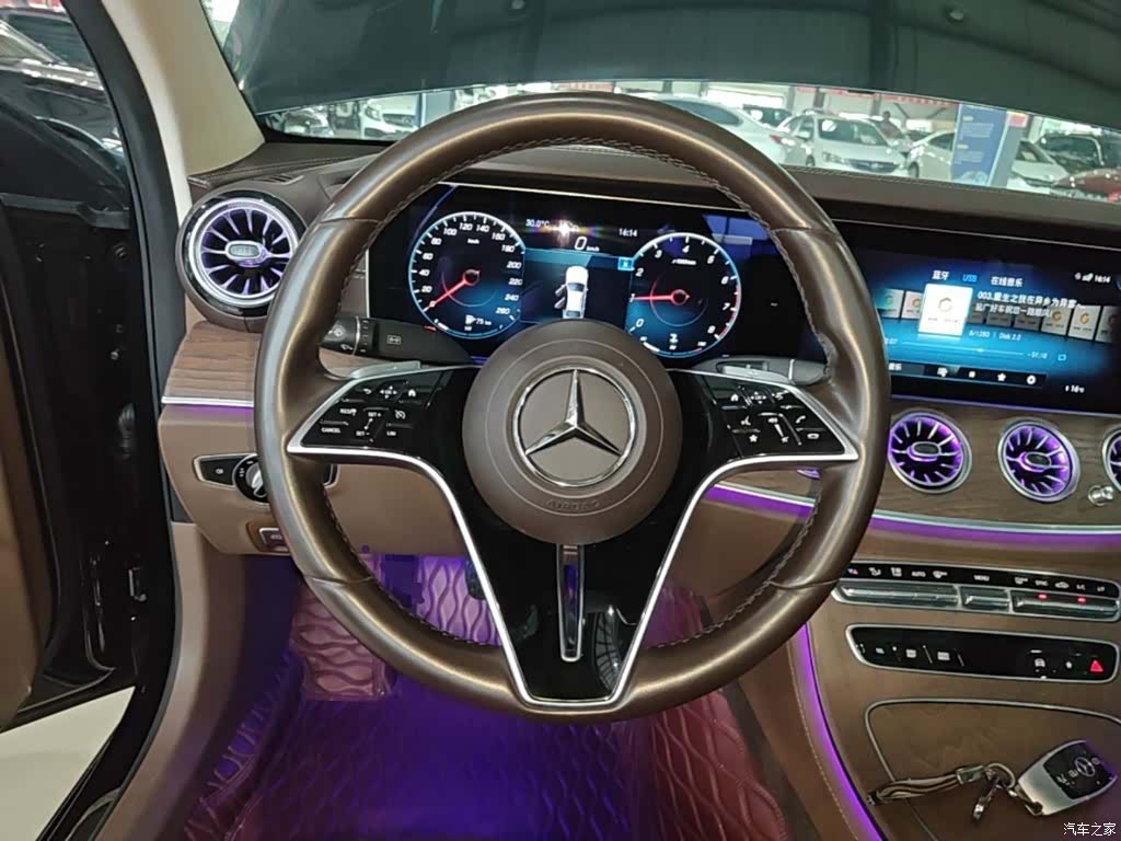 Mercedes-Benz E-Class, 2022 11