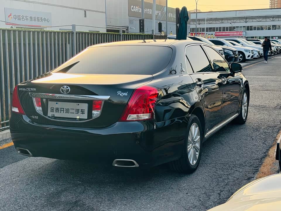 Toyota crown