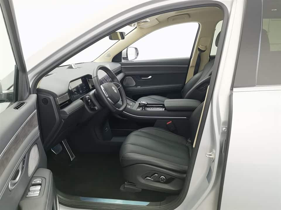 AITO Ask the world M7