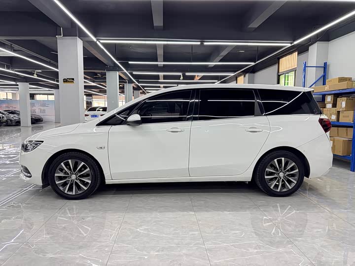 Buick GL6 2018 18T 6 seats Премиум