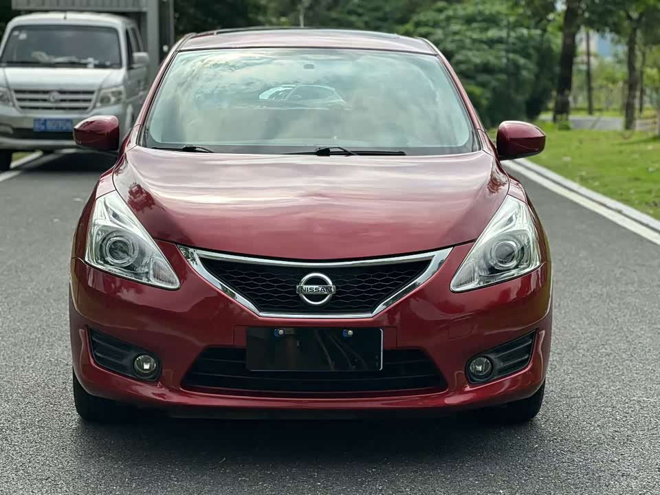 Nissan TIIDA
