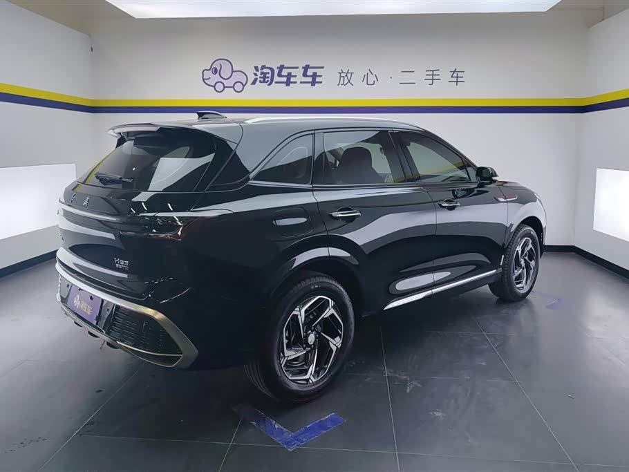 Hongqi HS3