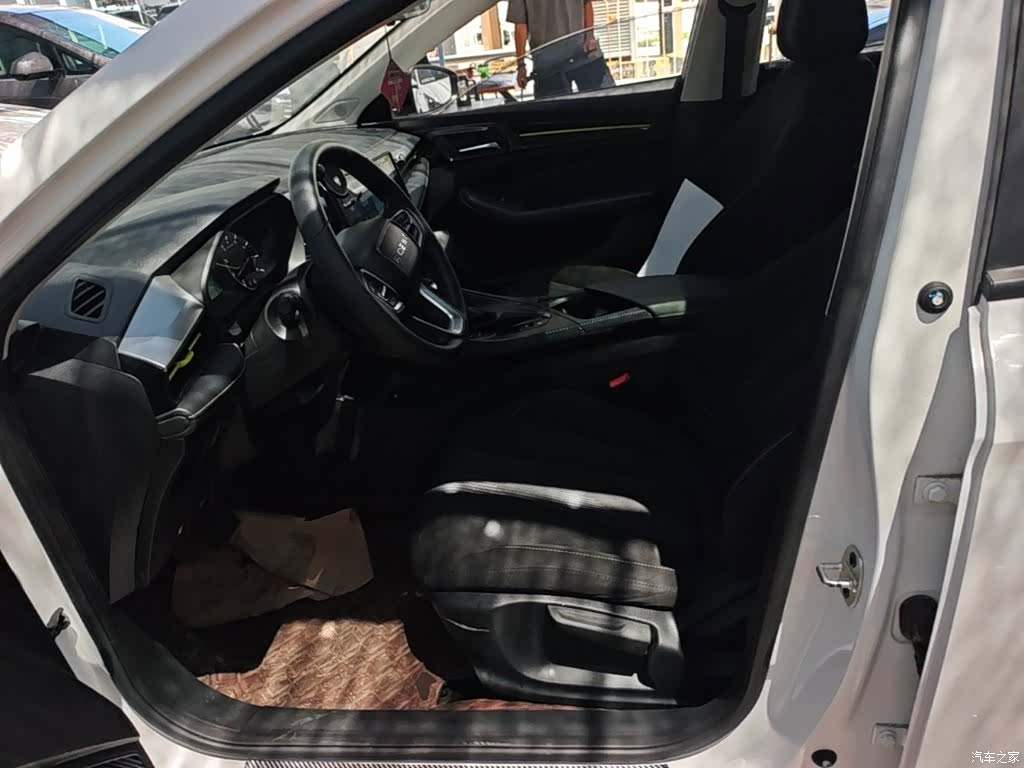 Roewe i5, 2022 15