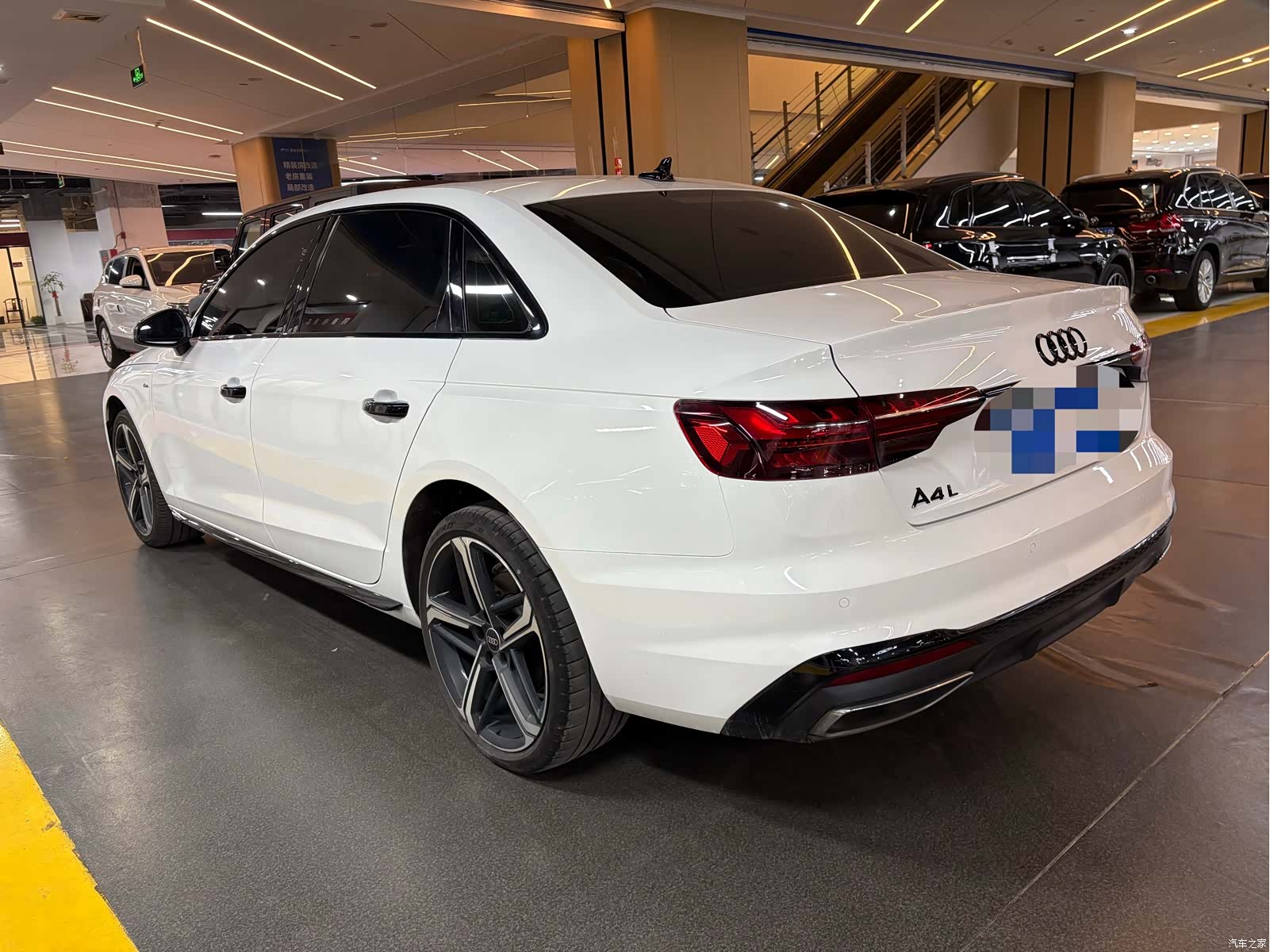 Audi A4L, 2025 15