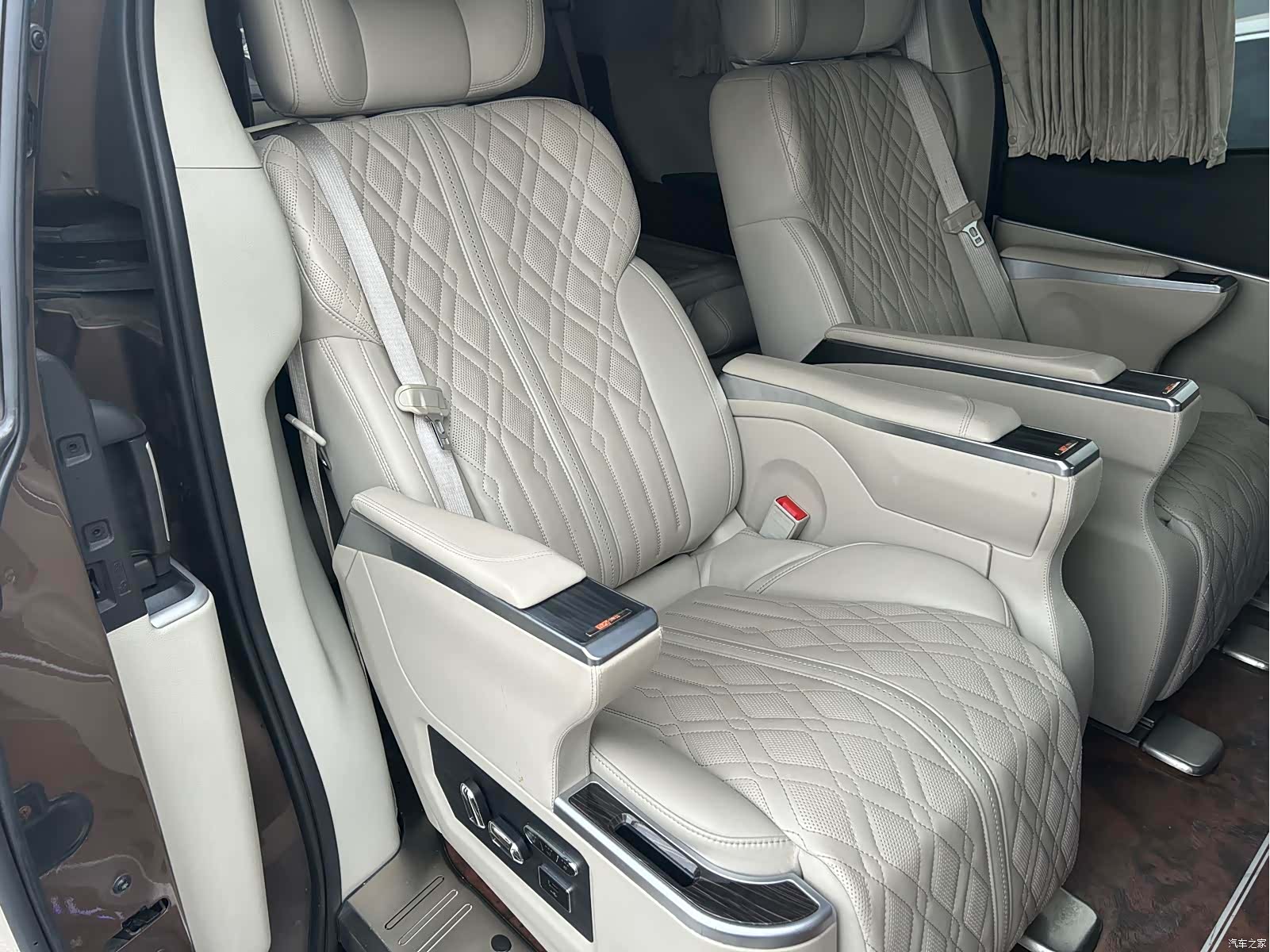Buick GL8, 2022 6