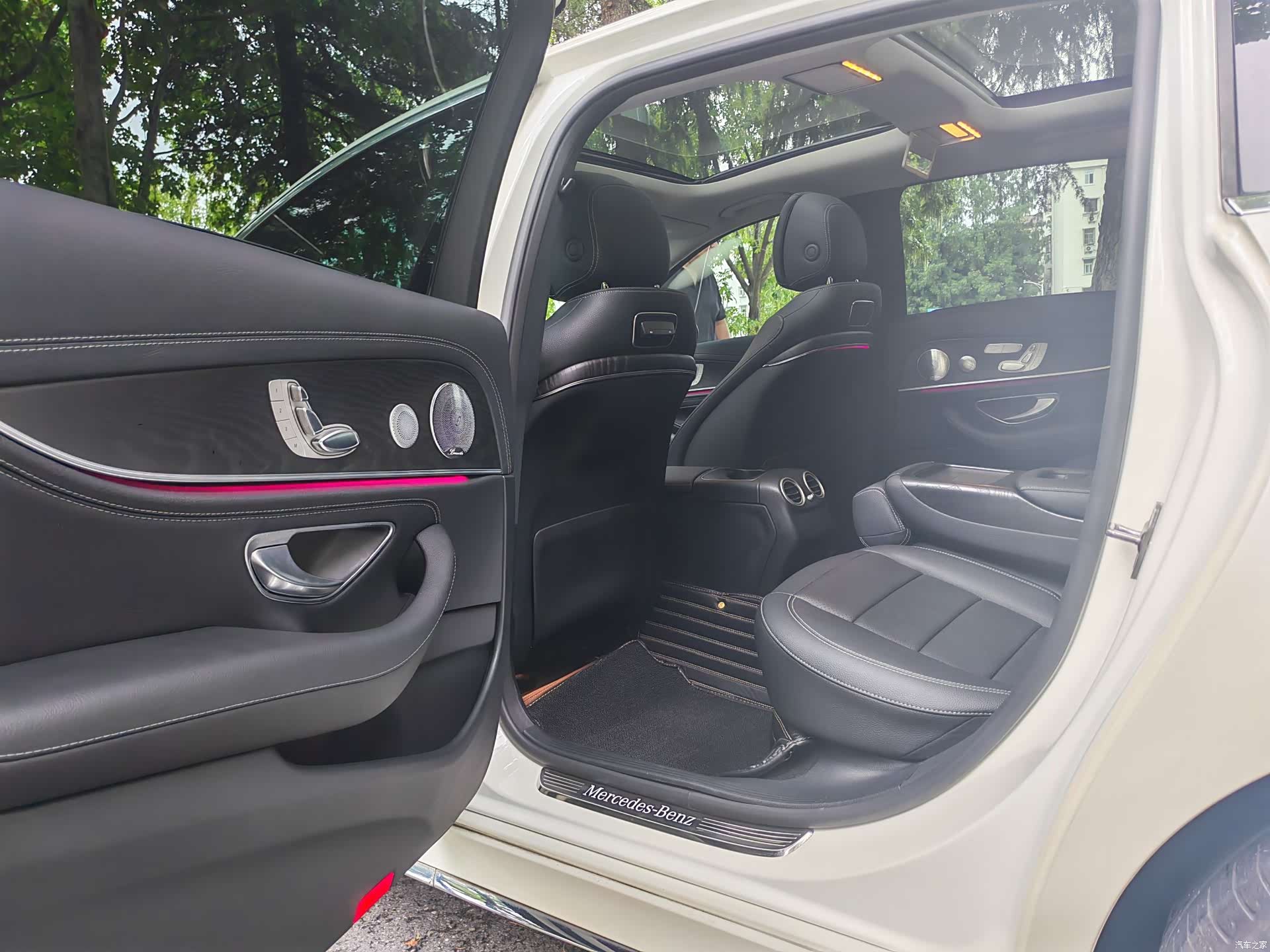 Mercedes-Benz E-Class, 2019 16