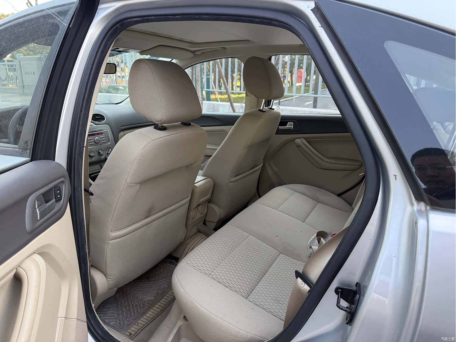 Ford Focus, 2010 8