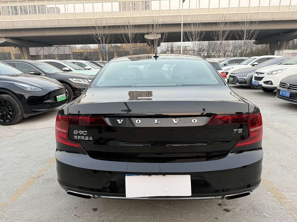 Volvo S90