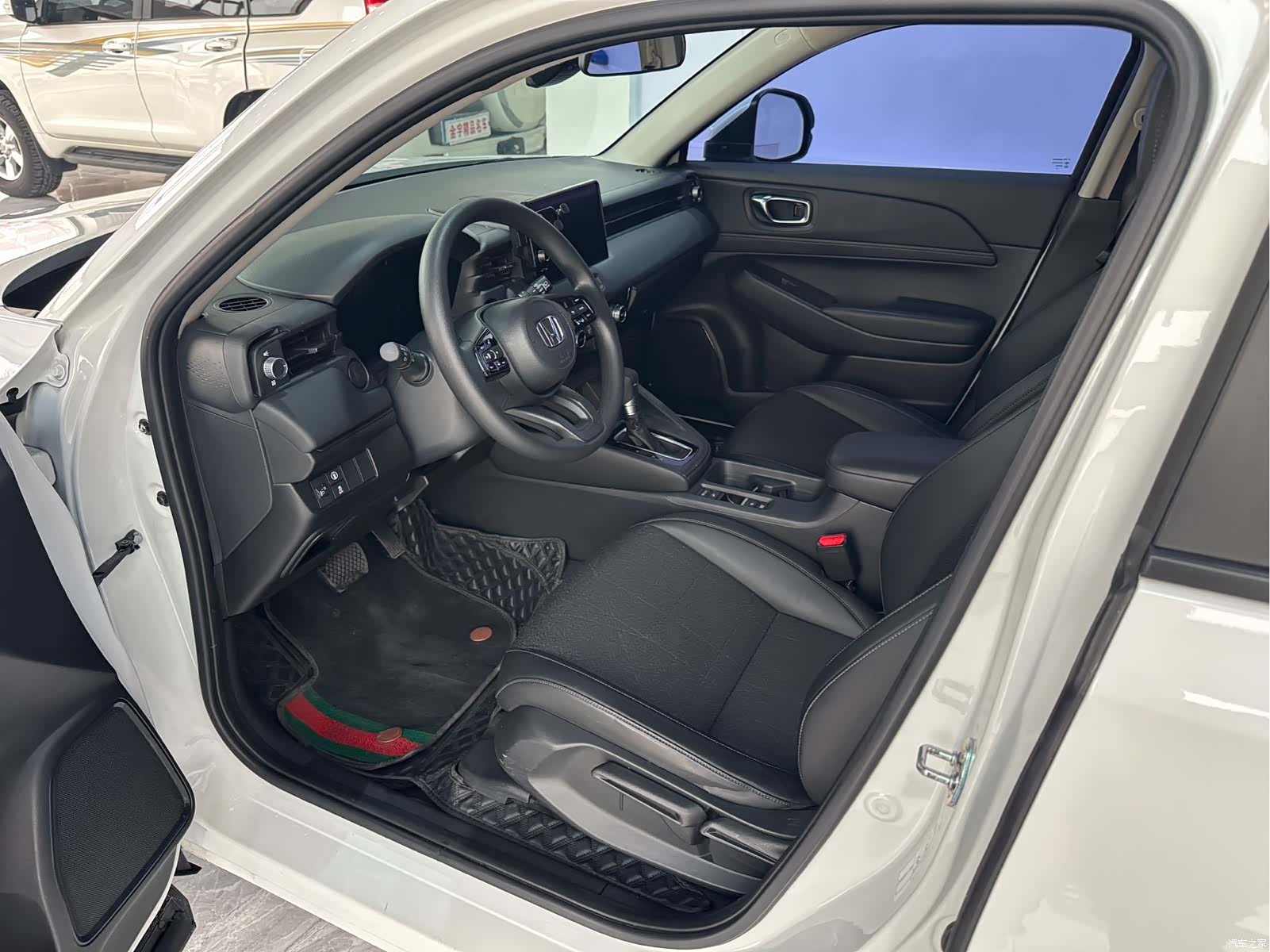 Honda Vezel, 2026 все фото