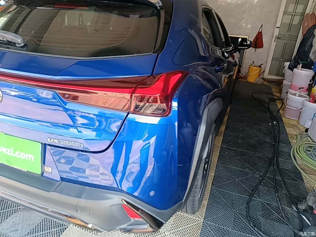 Lexus UX, 2019 8