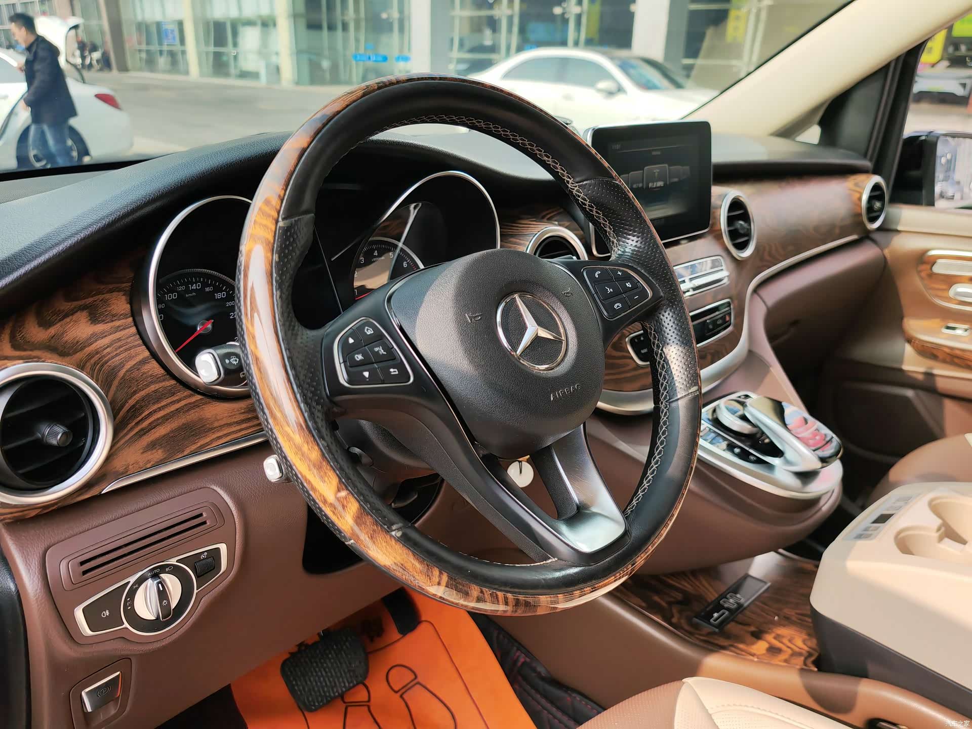 Mercedes-Benz V-Class, 2019 все фото