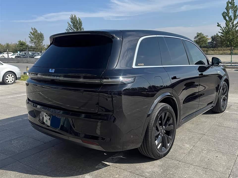 Li Auto Ideal L8