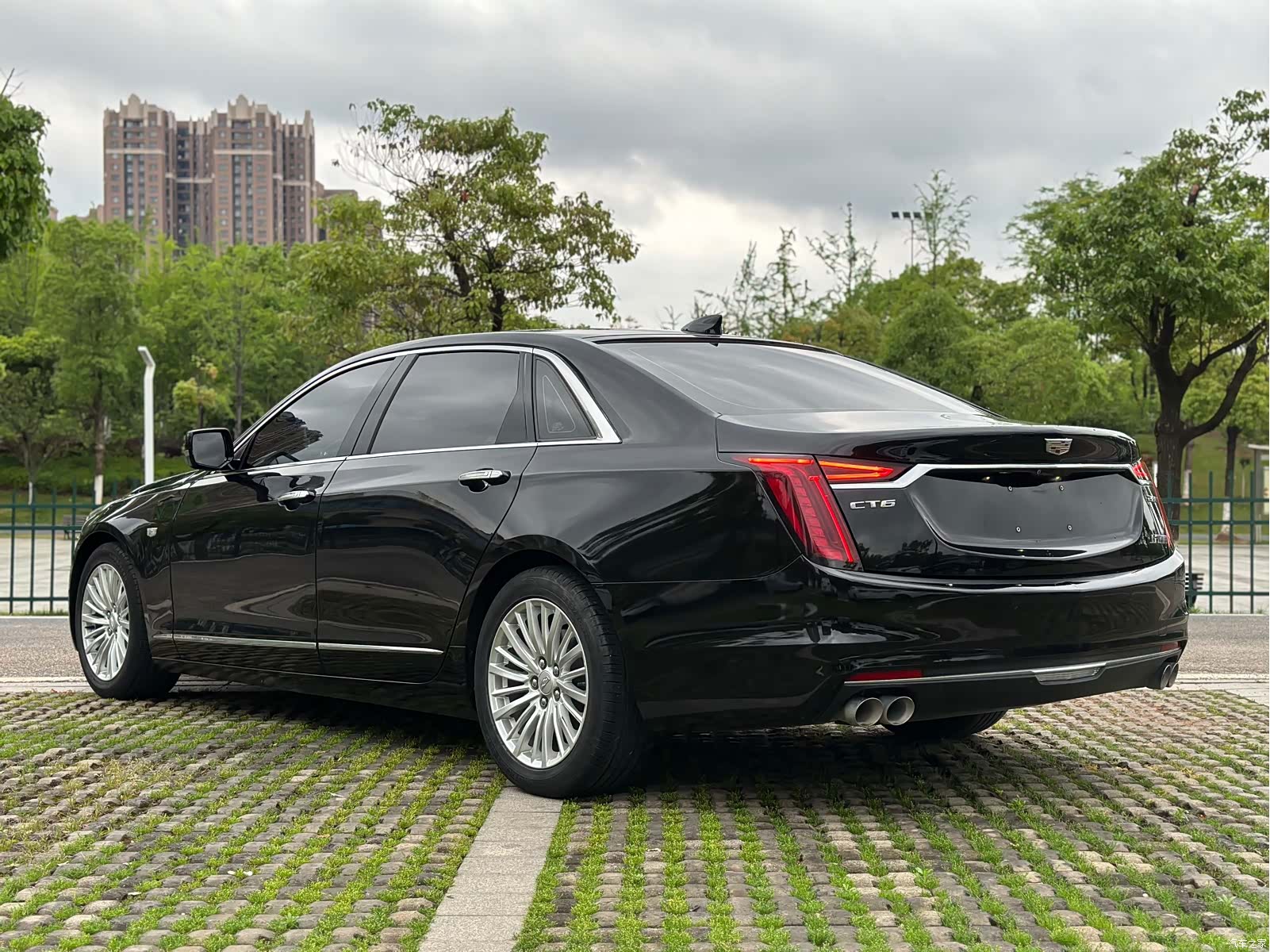 Cadillac CT6, 2021 все фото