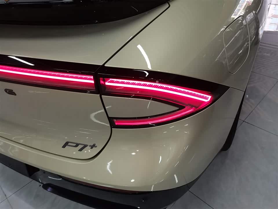 XPENG P7+