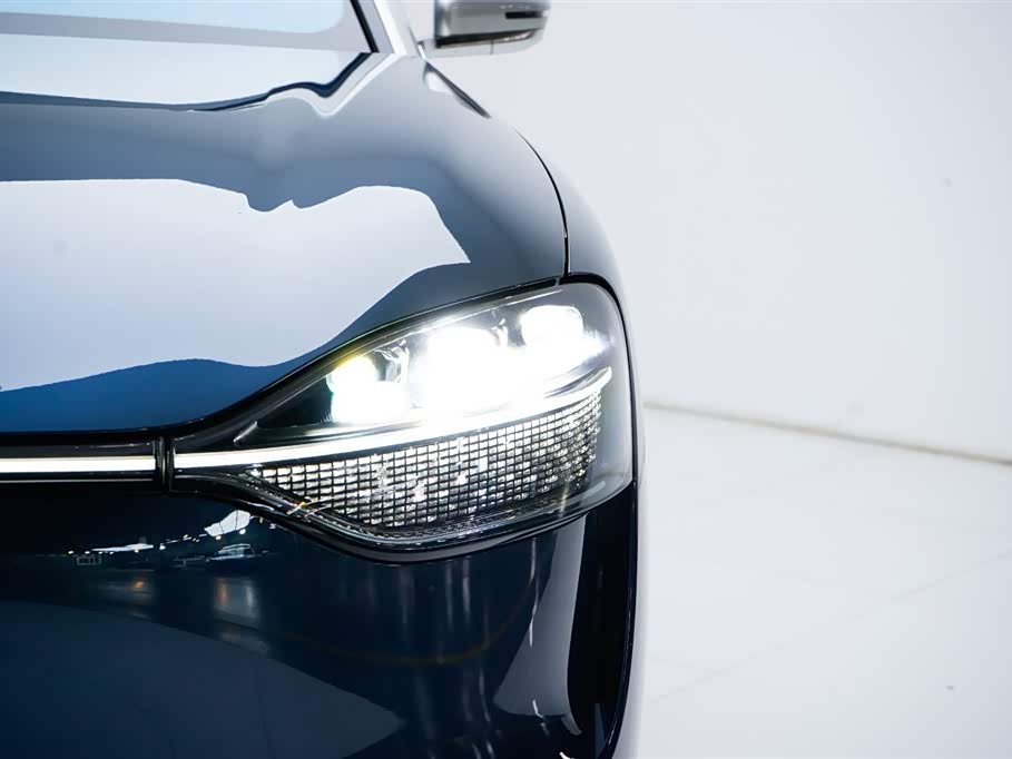 AITO Ask the world M9