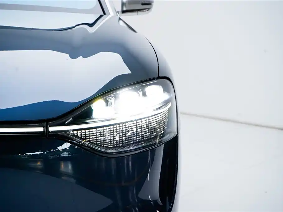 AITO Ask the world M9