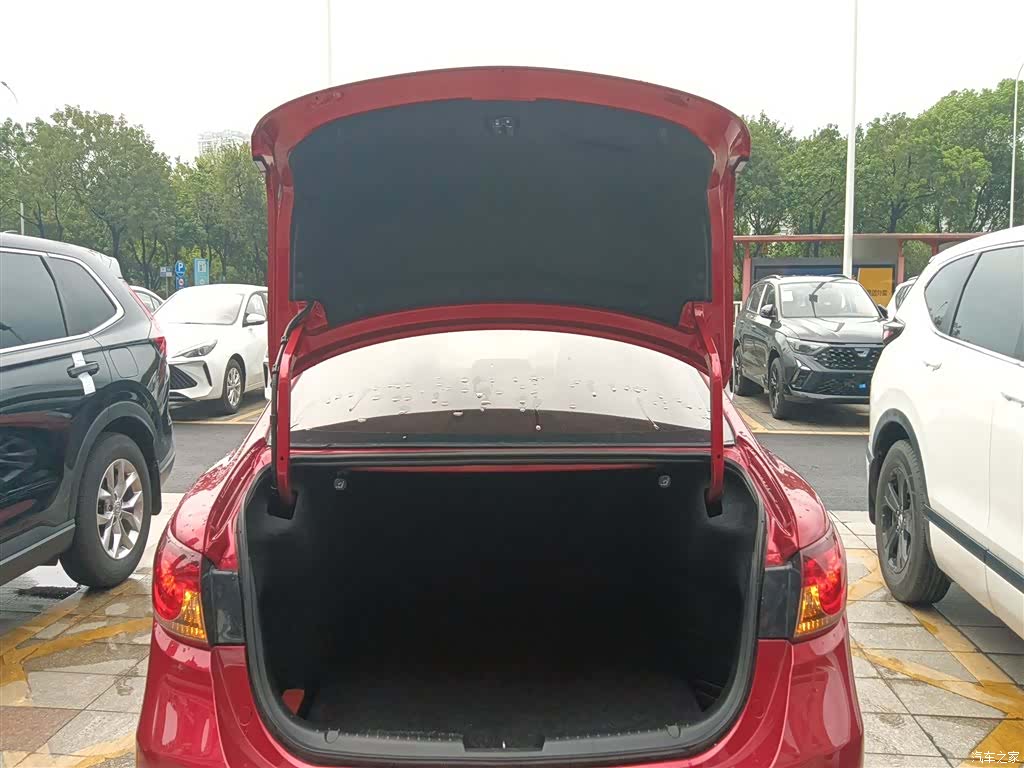 Mazda Atenza, 2016 10
