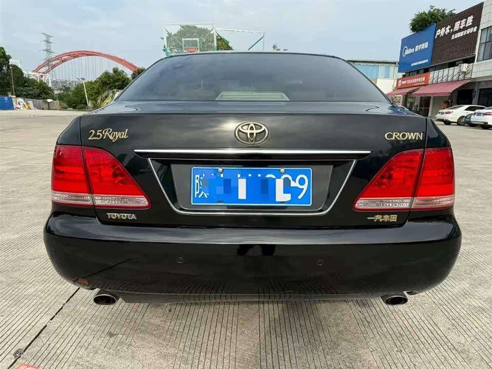 Toyota crown