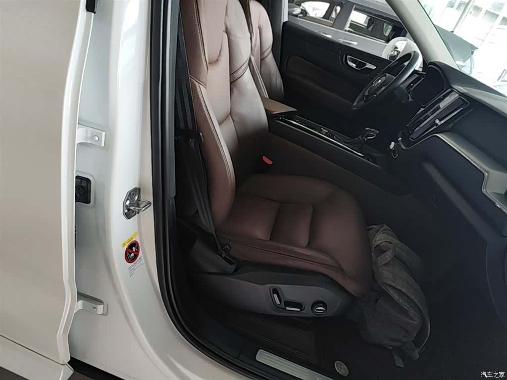 Volvo XC60, 2018 25