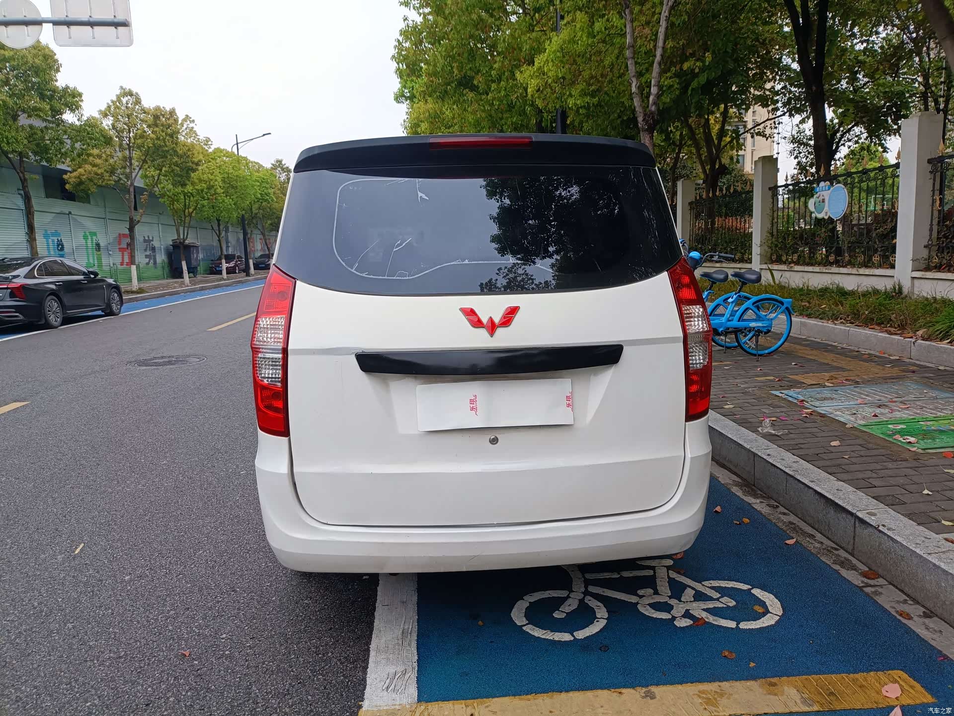 Wuling Hongguang, 2016 все фото