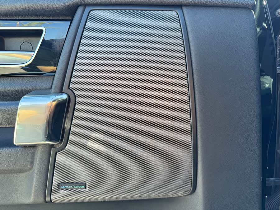 Land Rover Discovery 2011, фото 8