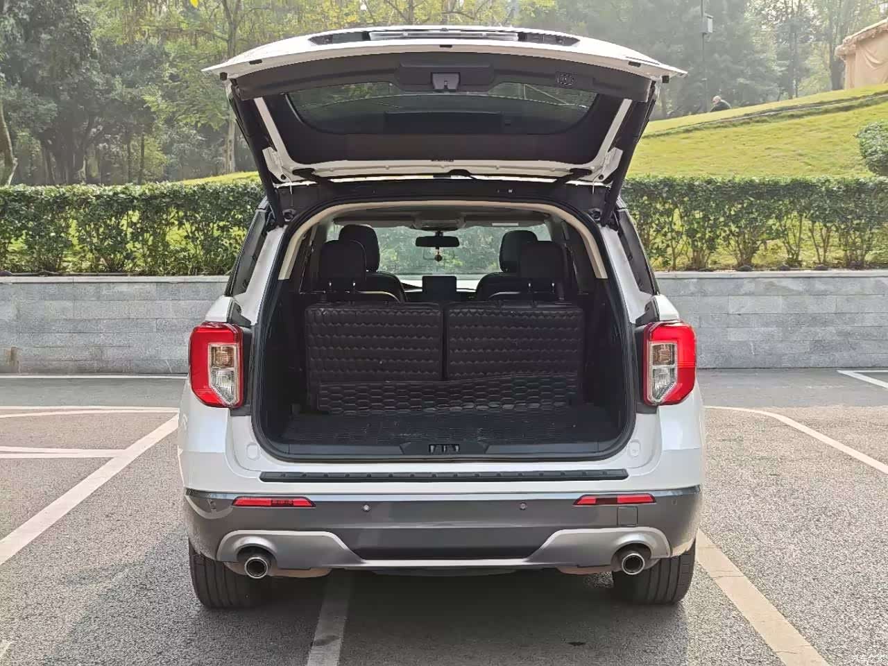 Ford Explorer, 2021 32