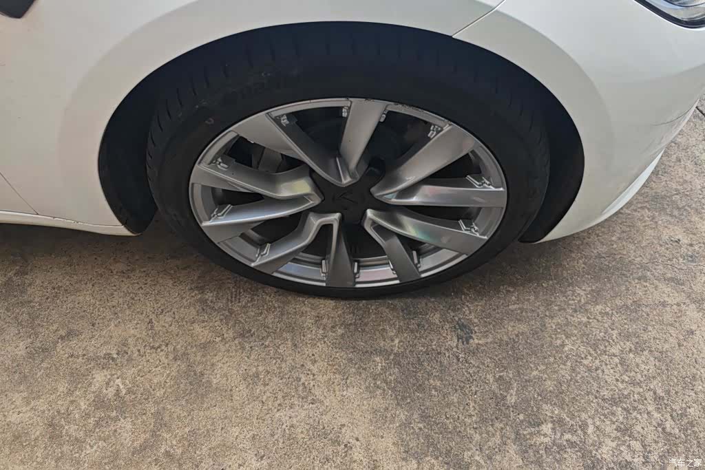 Tesla Model 3, 2024 6