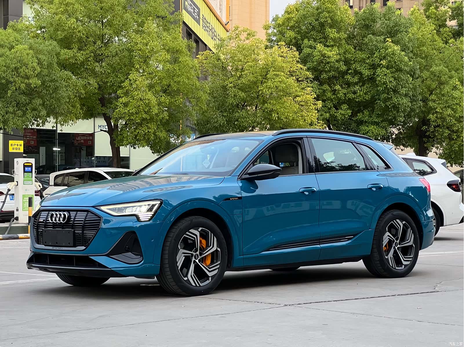 Audi e-tron, 2022 1