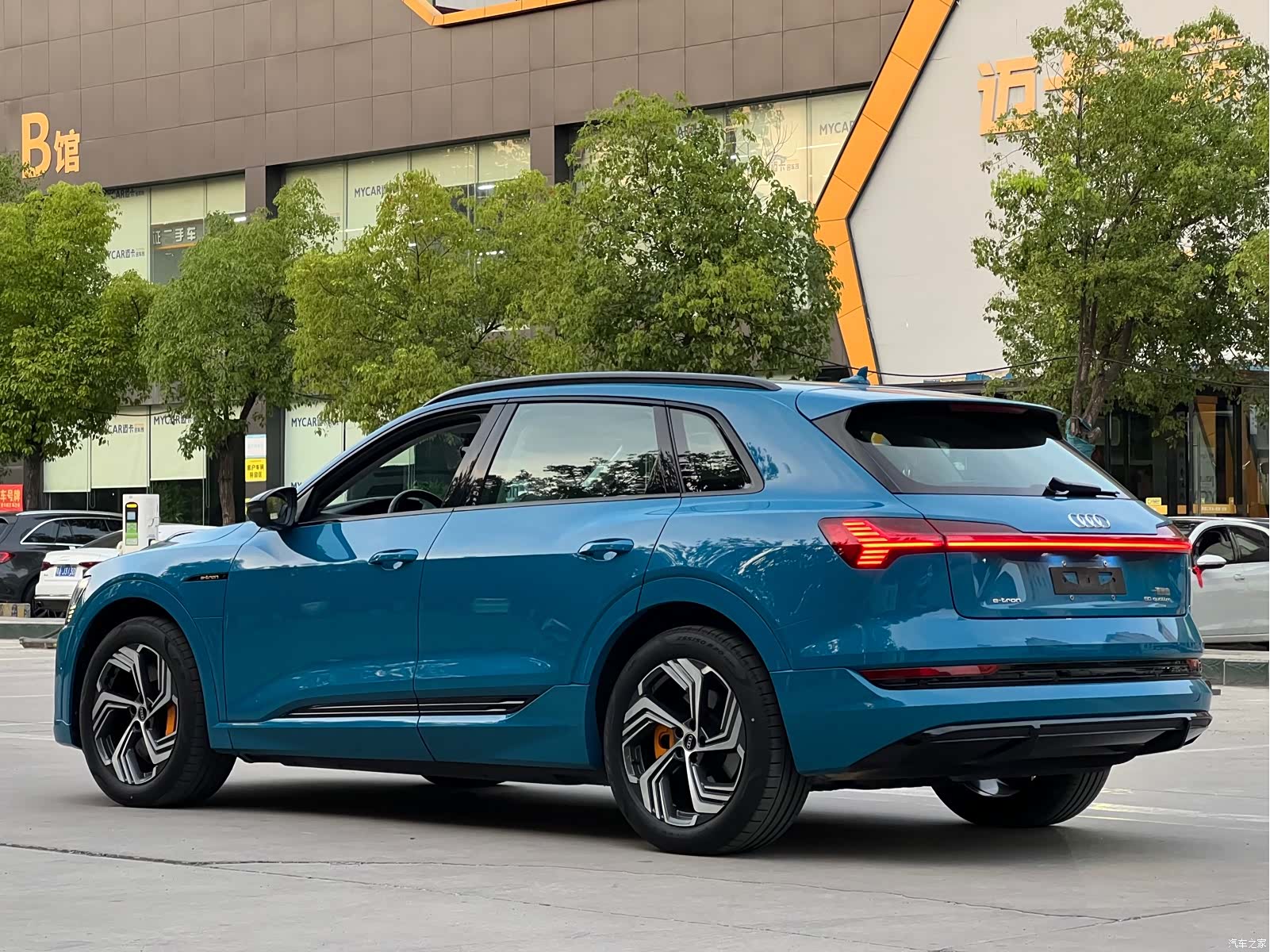 Audi e-tron, 2022 3