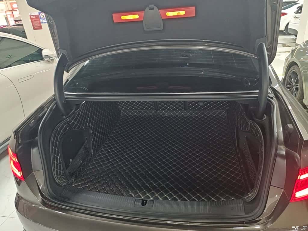 Audi A4L, 2020 19
