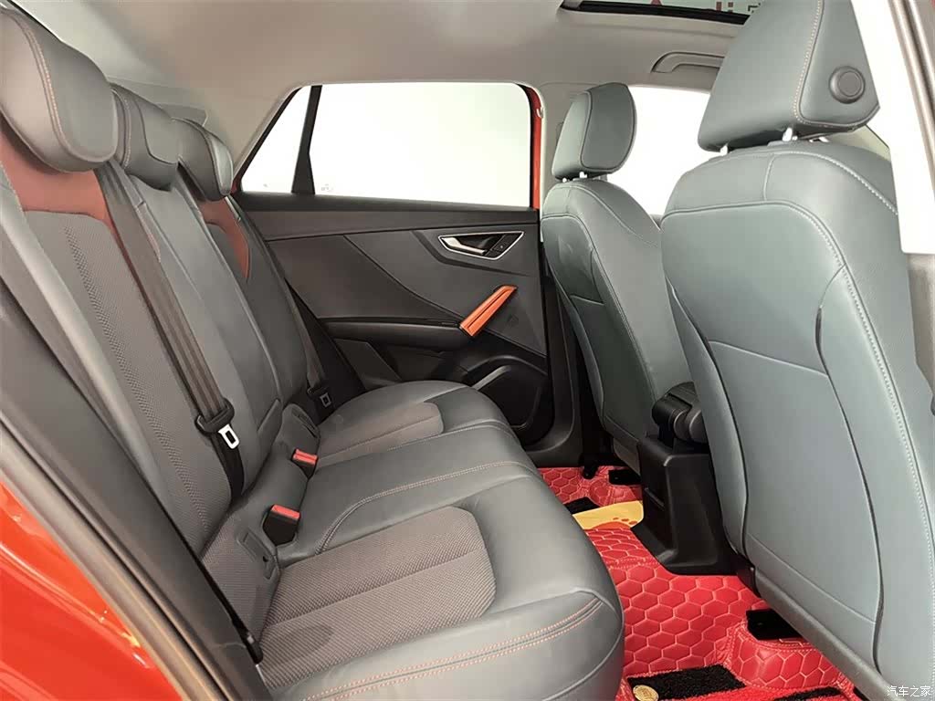 Audi Q2L, 2019 7