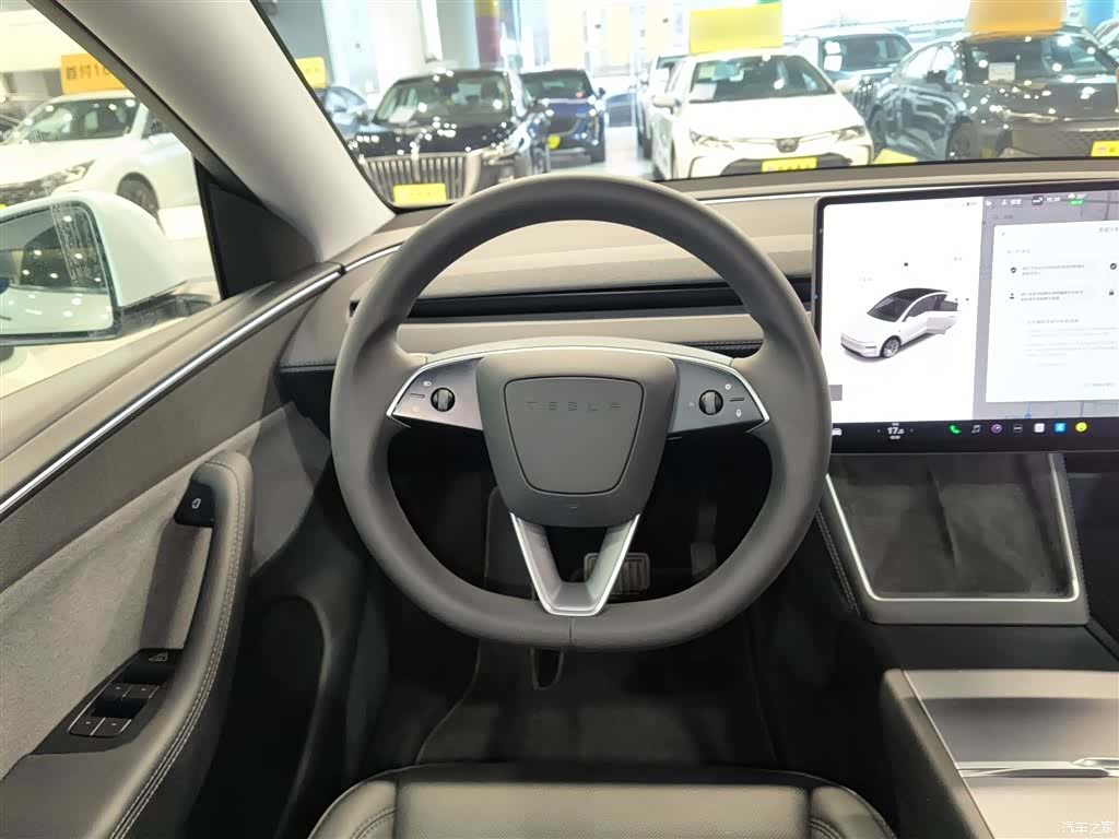 Tesla Model Y, 2025 7