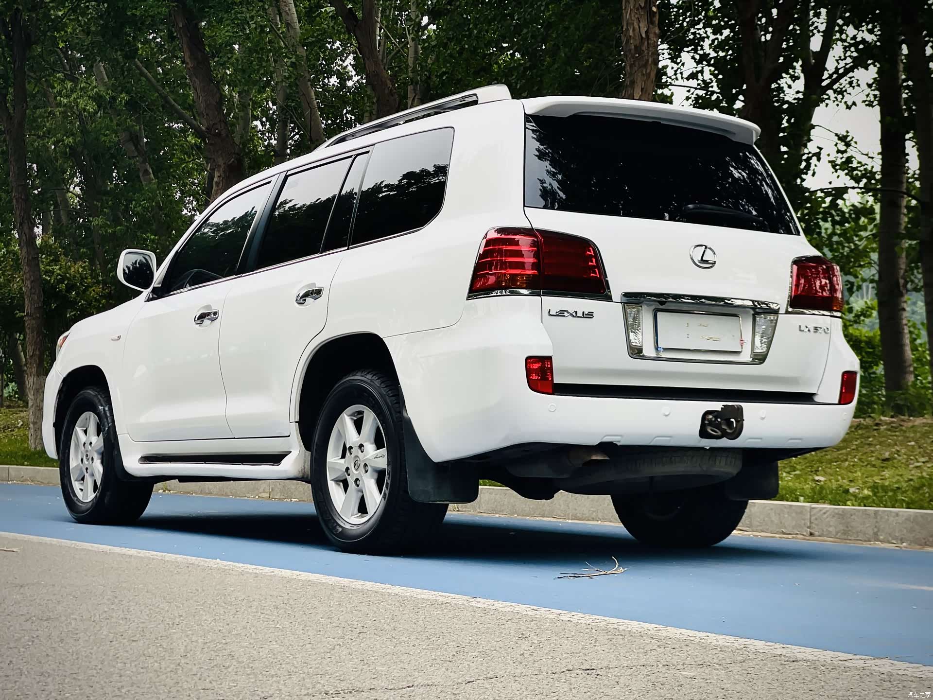 Lexus LX, 2010 4