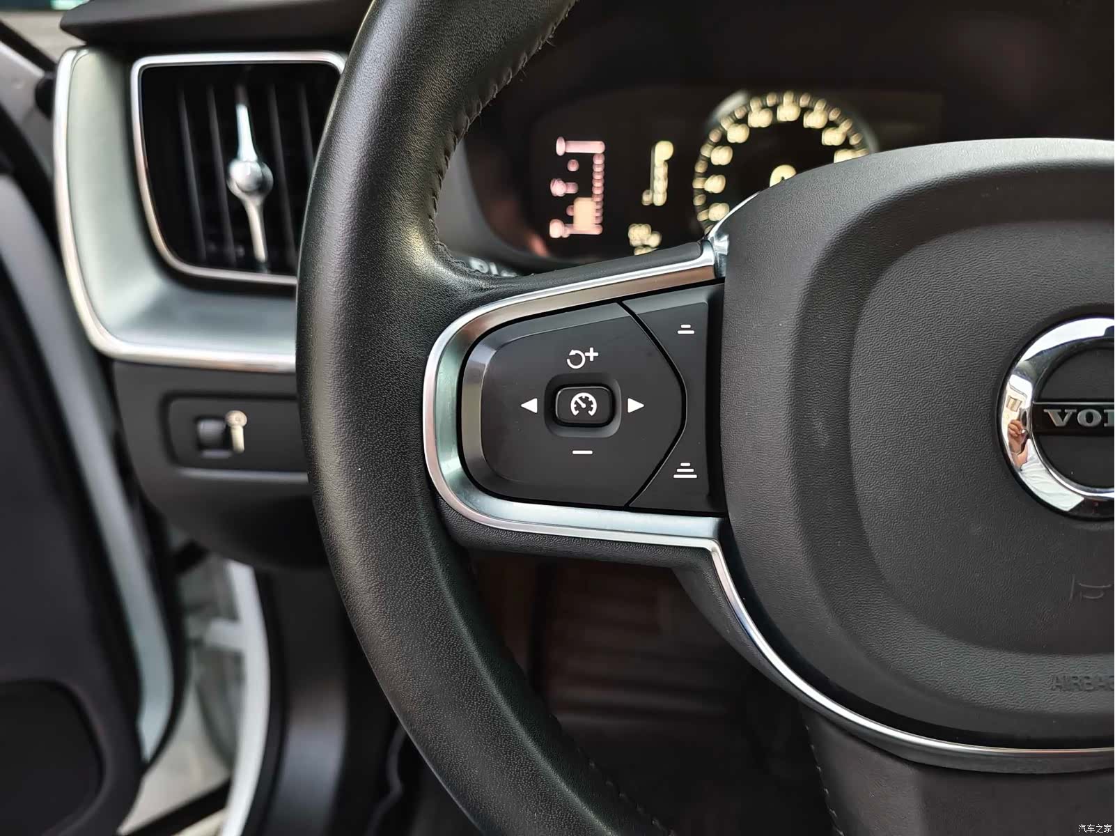 Volvo XC60, 2020 21